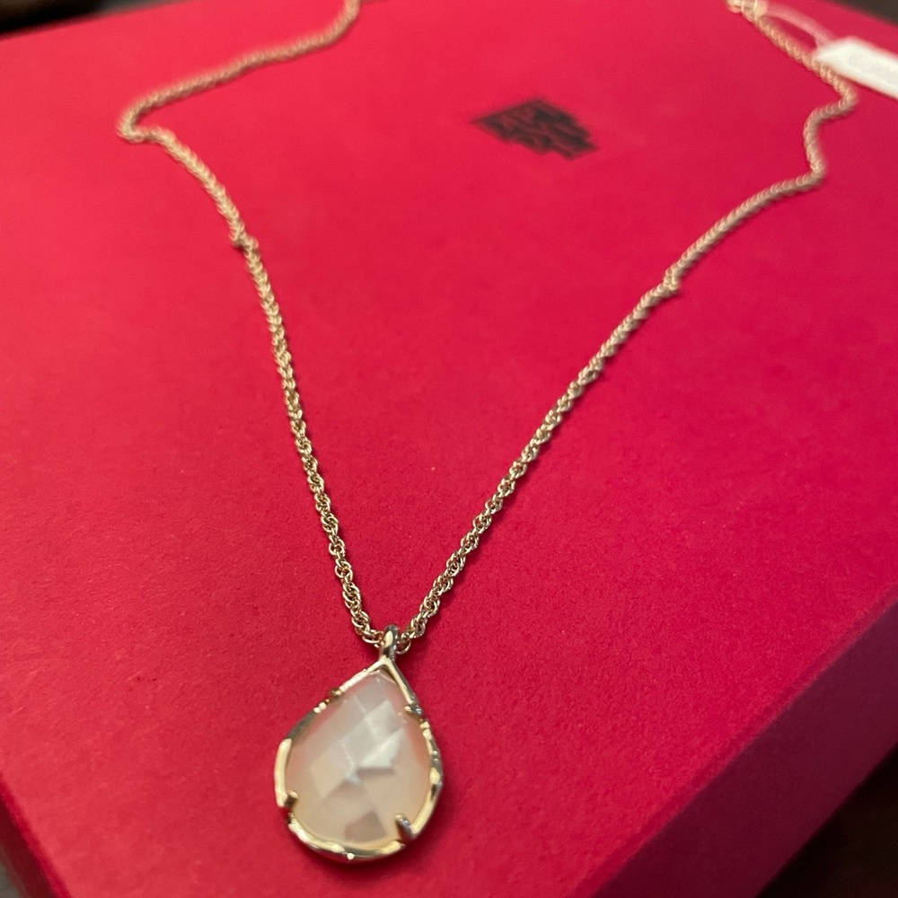 Kendra Scott Rose Quartz Kiri Pendant Necklace